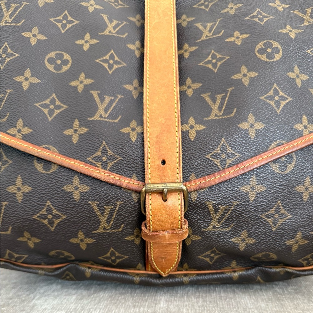 Authentic Louis Vuitton Saumur 35 in Monogram canvas M42254 brown LV leather - Picture 4 of 16